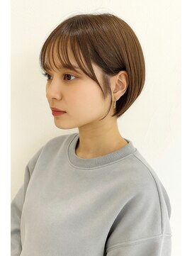 ショートレイヤー　ハイライト　ブリーチ　白髪ぼかし