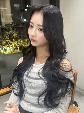 韓国レイヤーカット×ブルーブラック♪(冨田)