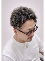 ヘアスタジオ ロメオ(hair studio Romeo)&nbsp;アップバングツイストスパイラルパーマ×メンズハイライト