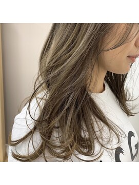 ガーランドウメダ(Garland umeda) くすみベージュ