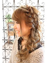 アージュ(Arju)&nbsp;編み込み巻き髪アレンジ★