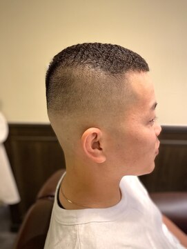 バレス 田町(BALES) [スキンフェード/ツイストスパイラル/田町]