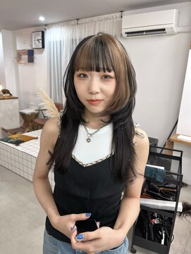 カルテ(QUARTE) ブロックカラー × ウルフカット