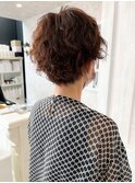 福山パーマ30代40代50代60代人気Caaryウェーブ大人ショートヘア