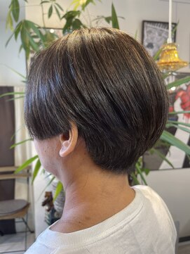 オリーブ(Olive) 60代のハンサムショート