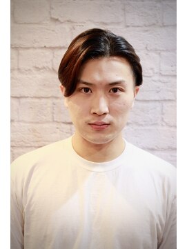 銀座マツナガ 新宿野村ビル店 【新宿/理容室/バーバー】センターパート