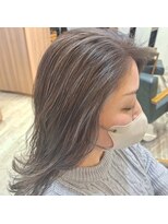 ヘアーズ ロッソ(hair's ROSSO) オトナ女子の脱白髪染めデザインカラー×レイヤースタイル