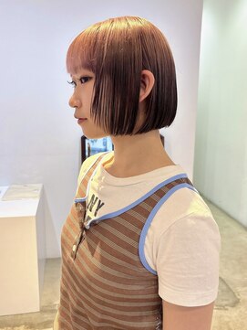 ヘアーアイストゥーレ(HAIR ICI TRE) デザインカラーグラデーションピンクベージュ ミニボブブリーチ