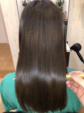 アコンプリッシュ 代官山 恵比寿(accomplish) プラチナミネコラ