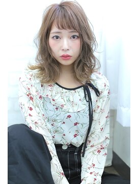 リジー(Litzy) 【Litzy by KHAIR】小顔ミディアムレイヤースタイル