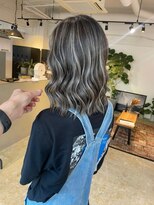 メリー オオサカ(Merly Osaka)&nbsp;筋感しっかりだけど馴染むハイライト_ダークブラウンアッシュ_