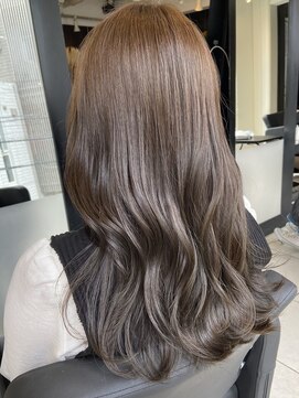 アクアオモテサンドウ(ACQUA omotesando) △大人可愛いミルクティーグレージュ艶カラーロングヘア髪質改善