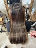 アンフィシュピトロワ(AnFye spi tlow)&nbsp;ブリーチ毛で切れ毛の方を高難易度縮毛矯正で艶髪に変身♪