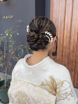 アニュー(anew) シニヨンアレンジ