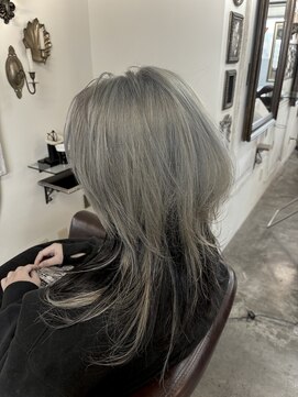 ヘアー ラウンジ アート(HAIR LOUNGE ART) ツートーンカラーグレー