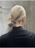簡単なアレンジで可愛いローライトデザインカラー/お団子ヘア
