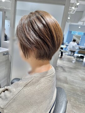 ブロッサム 保谷(Blossom) 小顔透明感カラー愛されショートボブヘーゼルブラウン大人可愛い