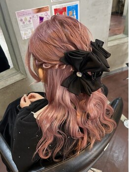美容室 沙助の写真/【縮毛矯正専門店】持ち込みのヘア飾りに合わせてご提案◎トレンドを抑えたスタイルをお任せ☆【縮毛矯正】