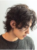 冬の抜け感◎ニュアンスパーマ×ウルフカット