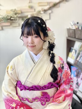 ヘアセットサロンエッジ(Edge) 二十歳のつどいにガーリィなサイド編み下ろし