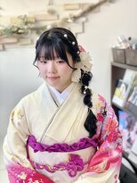 ヘアセットサロンエッジ(Edge) 二十歳のつどいにガーリィなサイド編み下ろし