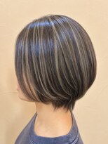 シュモレ フェリーク 検見川店&nbsp;白髪ぼかし/シルバーハイライト/大人ショート
