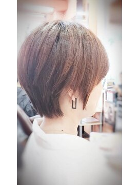 ラネージュ(La Neige) 耳周りスッキリ大人ショート