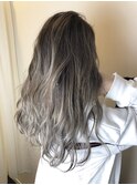 シャイニンググレージュ