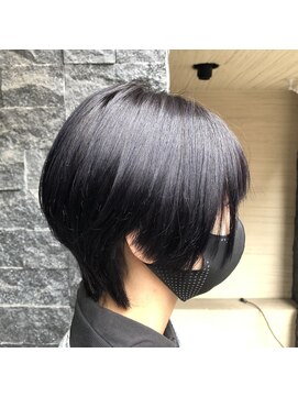 シアン(CYAN) 【ショート×ネイビーパープル】担当 中野レオ