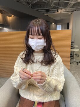 ニーィ バイ カータ(Niii by CARTA) 顔まわりレイヤーロングヘア