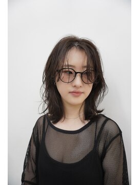 ヒメル(HML U/2A) 抜け感のあるラフレイヤーミディアムスタイル/レイヤーカット