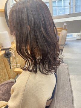 スクリバイタヒエ(SUKURI by tahie) #ミディアムアッシュ #ゆるふわ巻き