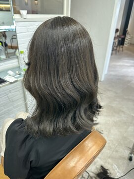 ムク 新宿(muc) オリーブグレージュ