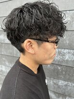 ヒュイル バイ ニアウ(Hwyl by Niau)&nbsp;メンズマッシュ波巻スパイラルパーマニュアンスパーマフェード