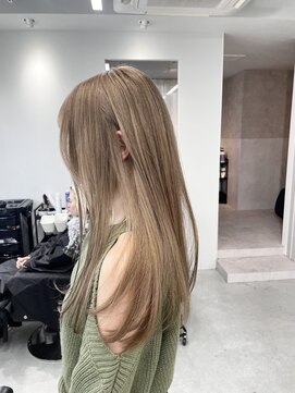 ロイオブジゼル(roi of GiseL) ミルクティーベージュ【博多天神】@halu_the_world