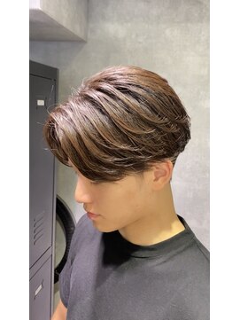 ニュアンスパーマ　センターパート　名古屋