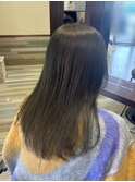 オリーブグレージュ