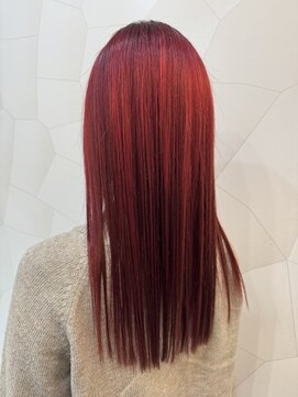 ティムール(TIMUR) 艶レッド×ストレートロング