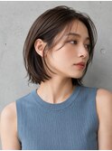 収まるボブ