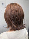 切りっぱなし外ハネくびれボブ ツヤ髪ベージュ暖色系