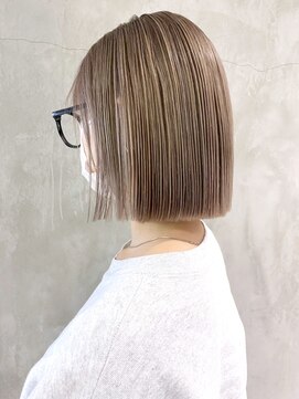 アイティーバイアルバム 下北沢店(IT by ALBUM) ベージュボブ_アースカラーくびれヘアツートンカラー_ba371771