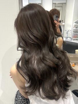 ヨロ 小岩(YOLO) 小岩ブリーチなしオリーブグレージュ韓国レイヤーカット