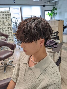 コワファーストナガサキシャンプーボーイ(COIFF1RST NAGASAKI SHAMPOO BOY) vマッシュ×波巻きスパイラルパーマ