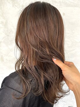 レオニード 表参道(LEONID) 岡田≫グレージュハイライト