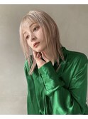 ホワイトブロンドミディアムレイヤーハイトーン