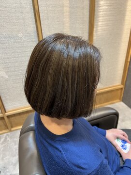 ロエ 平尾山荘(loe) 白髪ぼかしハイライト/ボブ