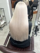 リヴ ウメダ(LIV umeda)&nbsp;ホワイトカラー/ハイトーン/トリプルカラー【梅田】