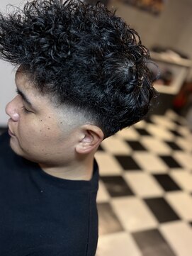 バッドバーバー 沖縄那覇(BADBARBER NAHA) テーパーフェード/バーバースタイル/スキンフェード