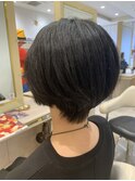 黒髪ショートボブ前下がりショートヘア多毛クセ毛前髪あり40代