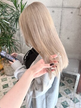 イリス 名古屋 名駅(Iris) ミルクティーベージュ